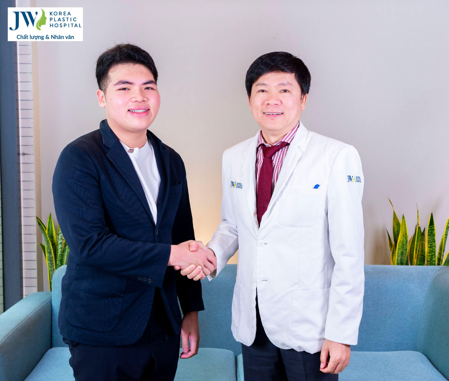bac si tu dung bat tay voi hoang quan
