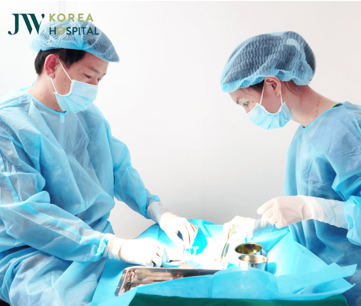 bác sĩ tú dung phẫu thuật điều trị mũi biến chứng