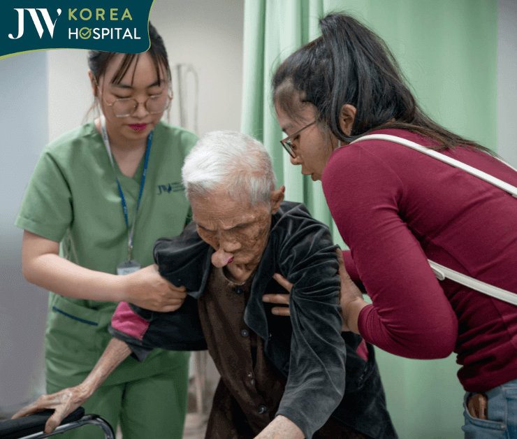 cụ bà trong tình trạng sức khỏe yếu chỉ 27kg