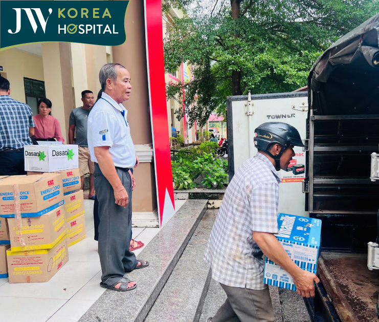 vận chuyển hàng cứu trọ cho từng nhà