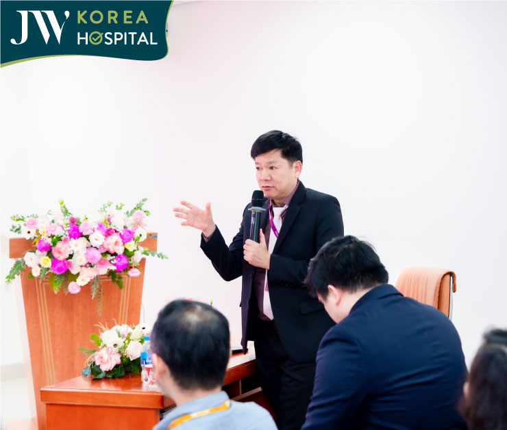 bác sĩ tú dung phát biểu tại hội nghị hsaps