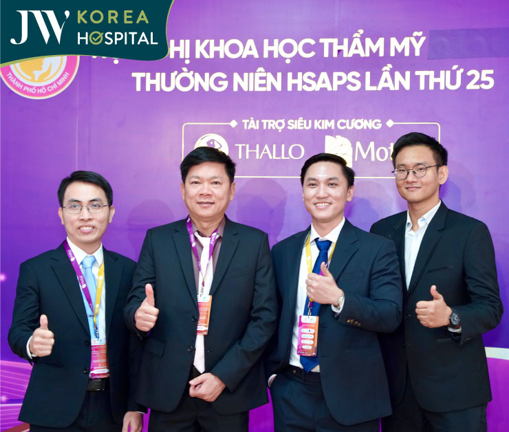 bác sĩ tú dung và các đồng nghiệp tại jw