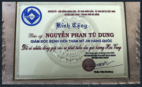 Bác sĩ Tú Dung