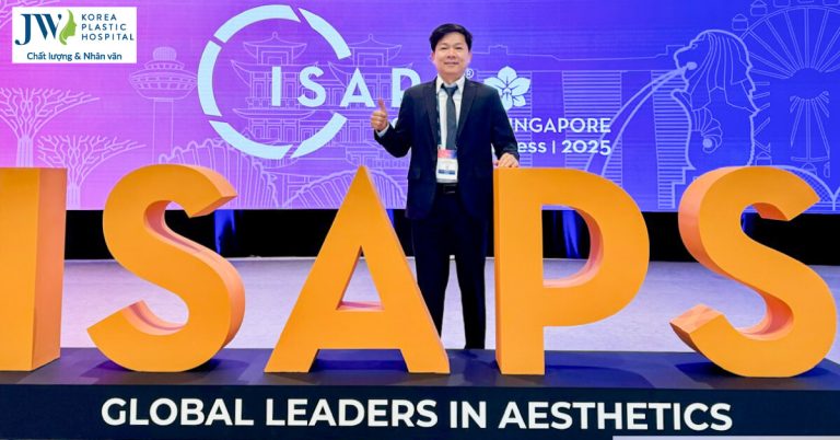 Bác sĩ Tú Dung gây tiếng vang tại ISAPS với kỹ thuật nâng mũi co rút bằng sụn sườn tự thân