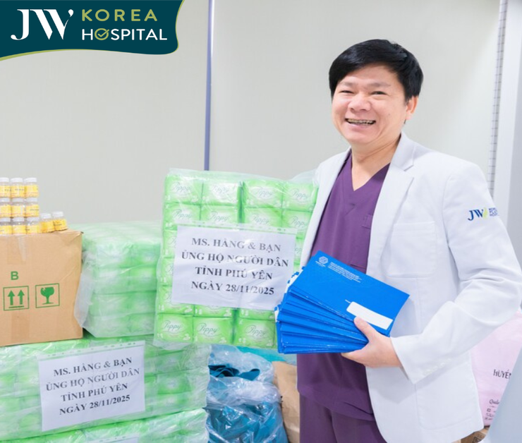 Bác sĩ Tú Dung hoàn tất chuẩn bị hàng cứu trợ Phú Yên sau lũ dữ