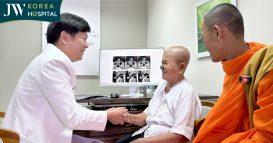 bác sĩ tú dung và bà sư cười