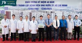 bác sĩ bệnh viện jw và bác sĩ bệnh viện ung bướu chụp ảnh