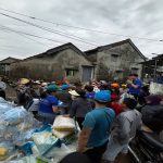 Xóm Bầu hỗn loạn đan xen nước mắt: Bác sĩ Tú Dung thấu cảm