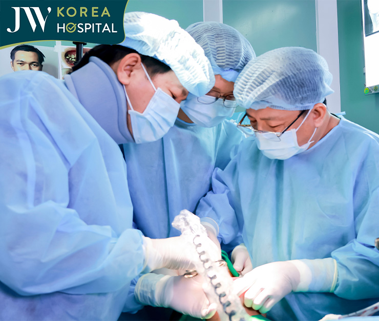 ca phẫu thuật hàm cho Soda Camp có sự phối hợp nhịp nhàng của 5 ê-kíp chuyên môn tại JW 