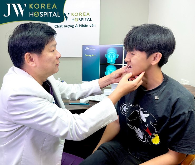 Soda Camp được bác sĩ Tú Dung thăm khám và đánh giá tình trạng 